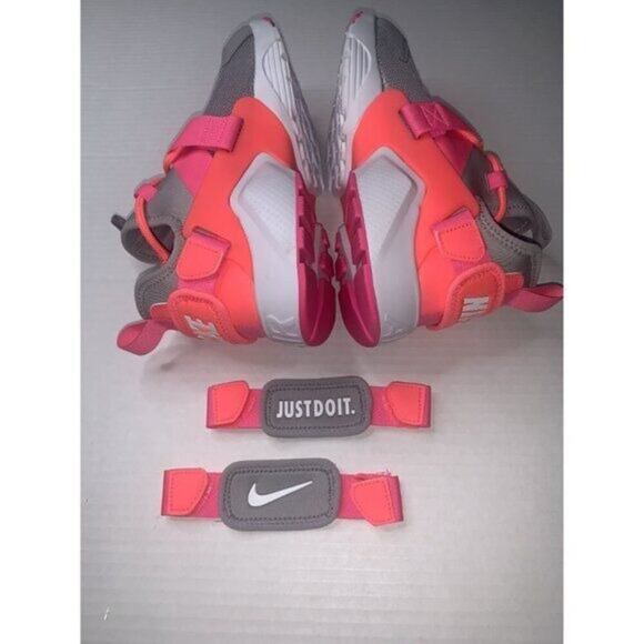 Nike Air Huarache City Low Womens‎ Sneakers Size 6.5 Atmosphere Grey/Hot Punch - Picture 3 of 11